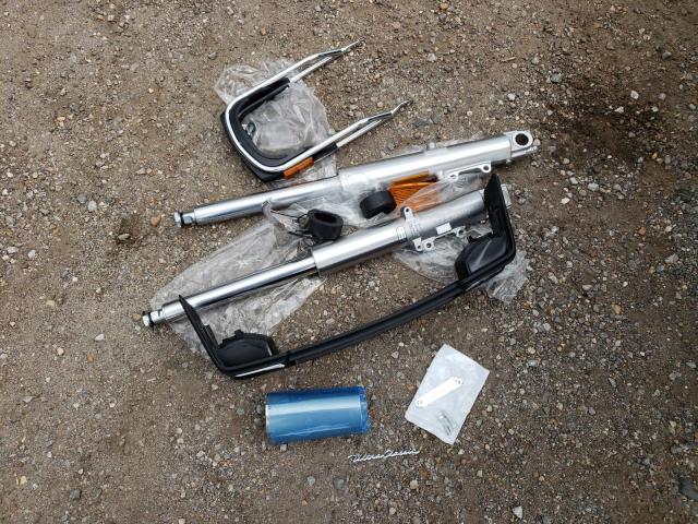 1HD1FCW122Y630027 - 2002 HARLEY-DAVIDSON FLHTCUI 双色 照片 9