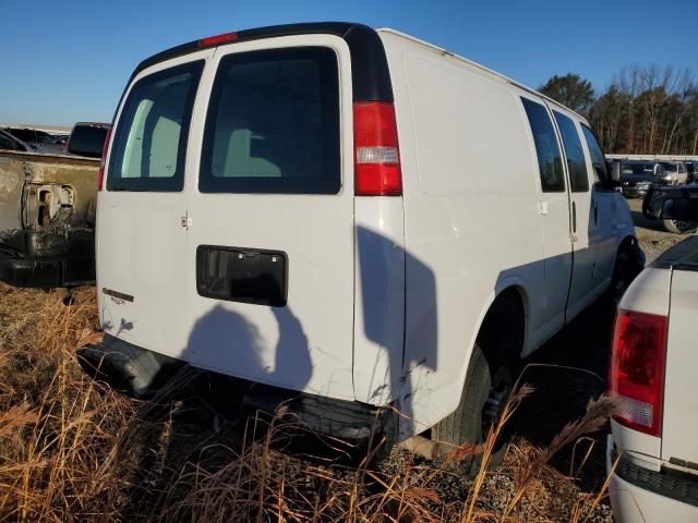 1GCWGAFF2H1332227 - 2017 CHEVROLET EXPRESS G2 WHITE photo 4