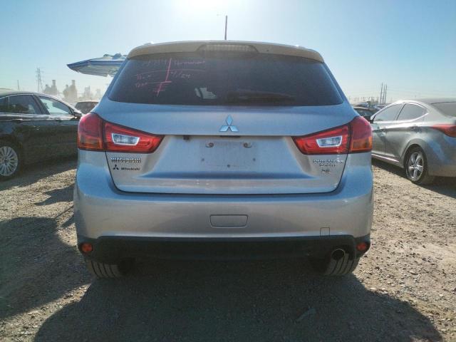 4A4AP4AW3FE031631 - 2015 MITSUBISHI OUTLANDER SE GRAY photo 6