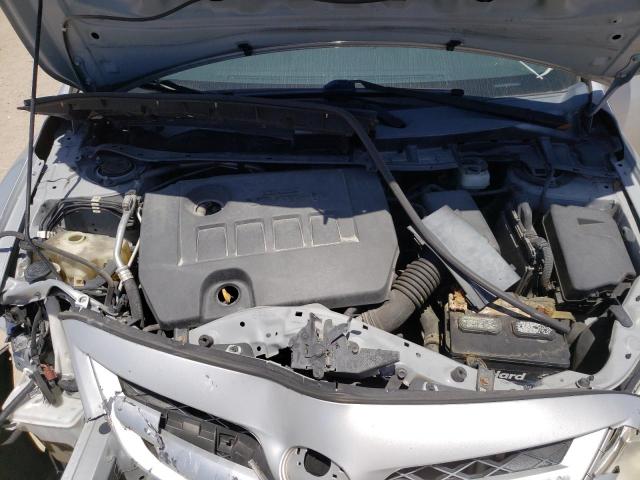 2T1BU4EE8DC125980 - 2013 TOYOTA COROLLA BASE SILVER photo 11
