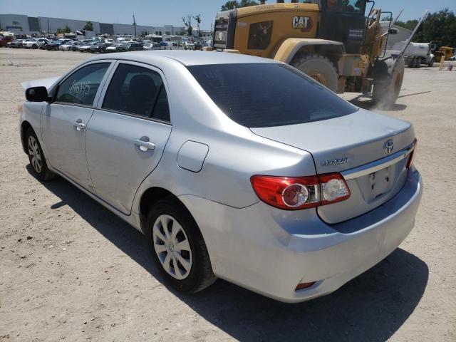 2T1BU4EE8DC125980 - 2013 TOYOTA COROLLA BASE SILVER photo 2