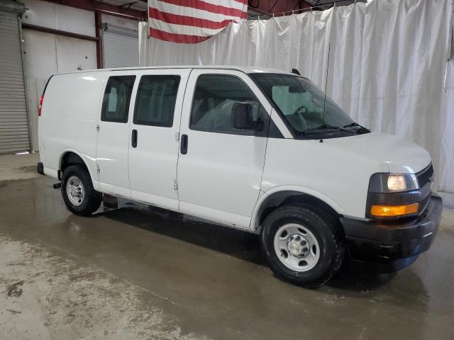 1GCWGAFP3M1153553 - 2021 CHEVROLET EXPRESS G2 WHITE photo 4