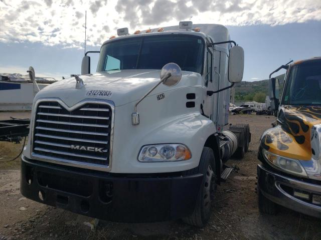 1M1AW22Y5GM056682 - 2016 MACK 600 CXU600 WHITE photo 2