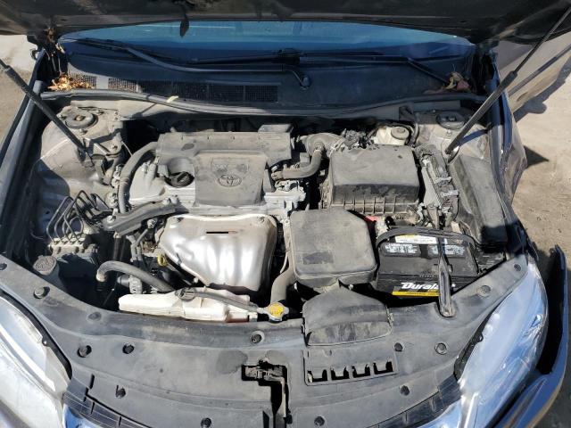 4T4BF1FK8FR493242 - 2015 TOYOTA CAMRY LE GRAY photo 11