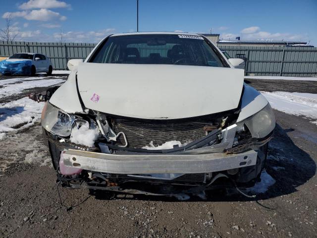 2HHFD5F78BH201544 - 2011 ACURA CSX TECHNOLOGY WHITE photo 5