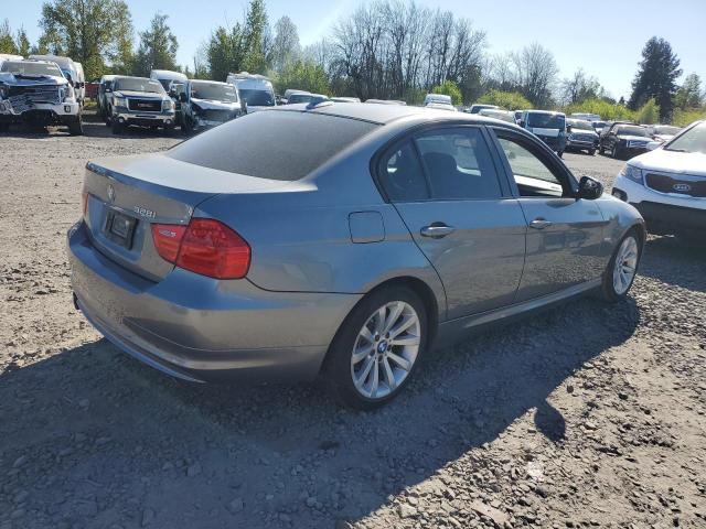 WBAPH7C54BE683251 - 2011 BMW 328 I GRAY photo 3