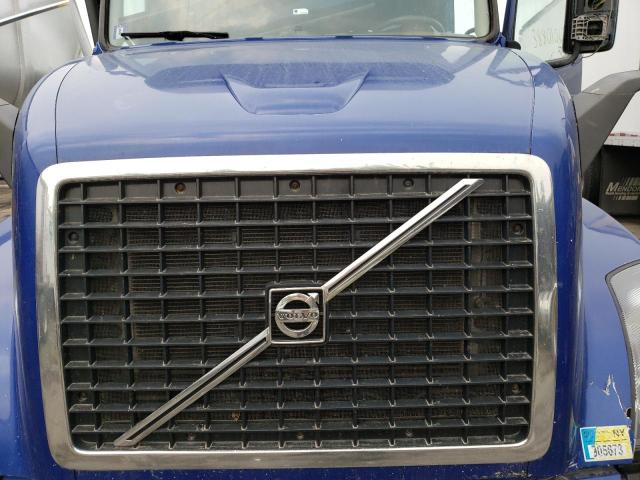 4V4NC9EH3GN941976 - 2016 VOLVO VN VNL BLUE photo 7