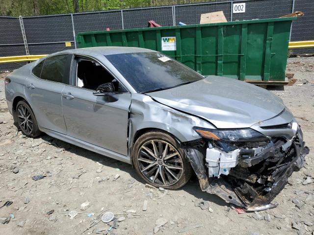 4T1G11AK6RU208211 - 2024 TOYOTA CAMRY SE NIGHT SHADE SILVER photo 4