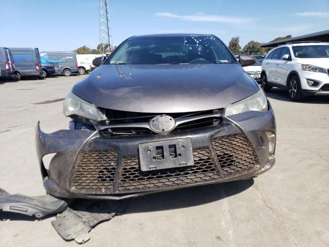 4T1BF1FK8FU050888 - 2015 TOYOTA CAMRY LE GRAY photo 5