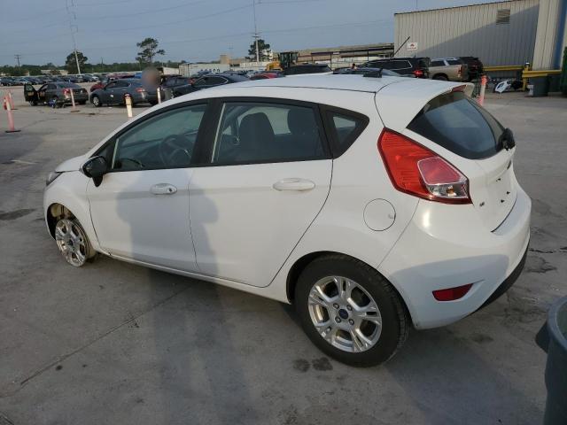 3FADP4EJ3FM111272 - 2015 FORD FIESTA SE WHITE photo 2