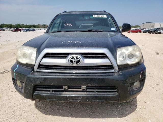 JTEZU14R868063752 - 2006 TOYOTA 4RUNNER SR5 BLACK photo 5