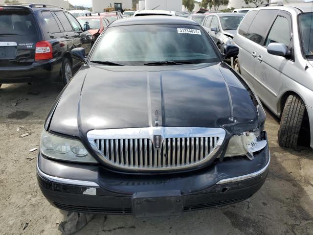 1LNHM84WX5Y649152 - 2005 LINCOLN TOWN CAR EXECUTIVE L BLACK photo 5