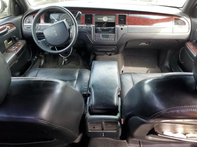 1LNHM84WX5Y649152 - 2005 LINCOLN TOWN CAR EXECUTIVE L BLACK photo 8