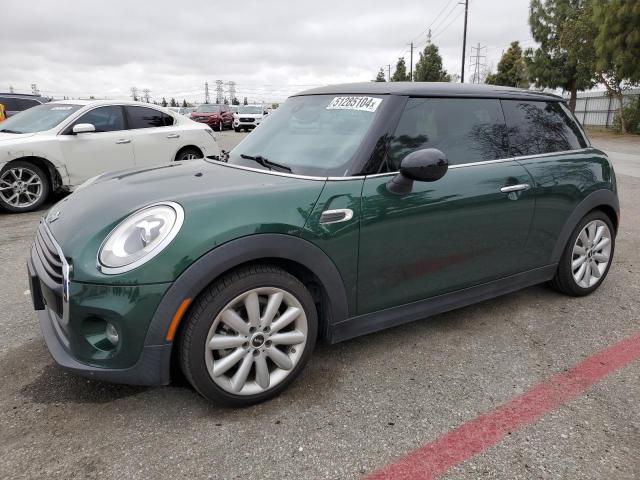WMWXP5C53J2G63745 - 2018 MINI COOPER GREEN photo 1
