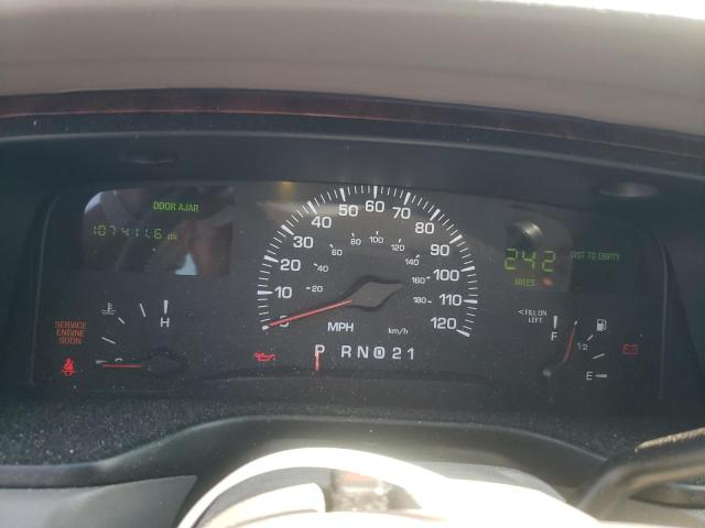 1LNHM81W0YY938873 - 2000 LINCOLN TOWN CAR EXECUTIVE GREEN photo 9