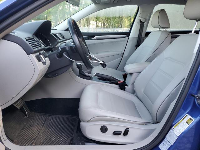 1VWDT7A31HC057163 - 2017 VOLKSWAGEN PASSAT R-LINE Blau Foto 7