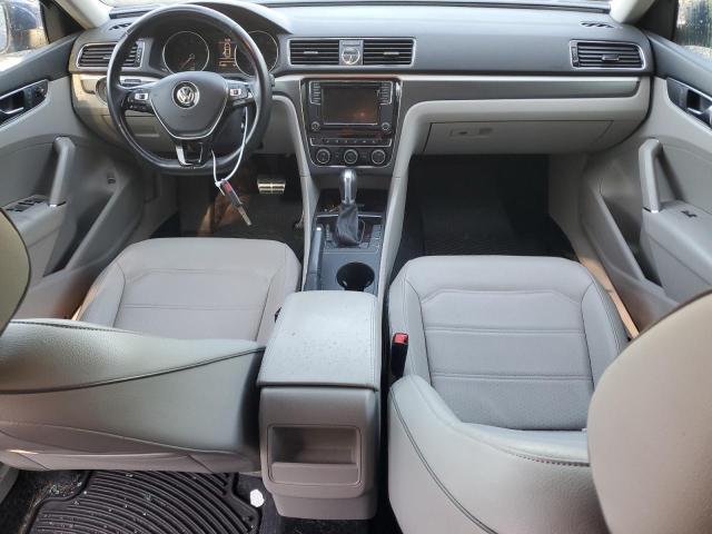 1VWDT7A31HC057163 - 2017 VOLKSWAGEN PASSAT R-LINE Blau Foto 8