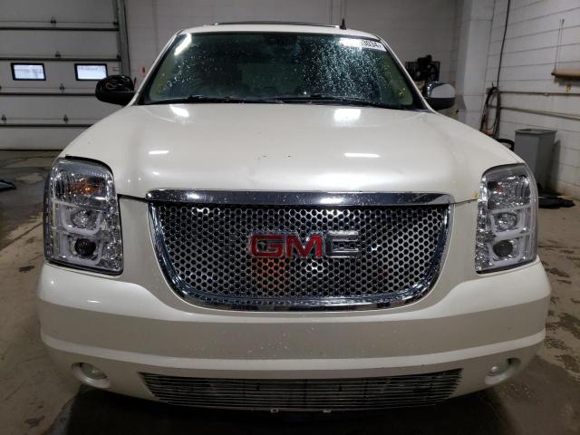 1GKFK03299R198706 - 2009 GMC YUKON DENALI WHITE photo 5