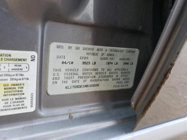 KL1TD5DE1AB123226 - 2010 CHEVROLET AVEO LS 灰色 照片 13