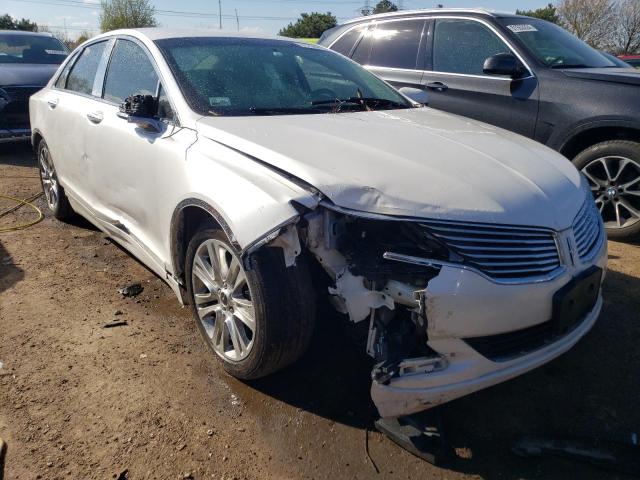 3LN6L2G94FR626530 - 2015 LINCOLN MKZ WHITE photo 4
