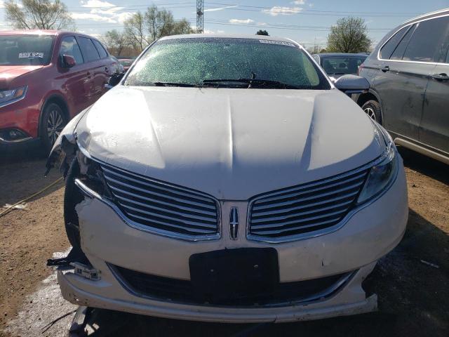 3LN6L2G94FR626530 - 2015 LINCOLN MKZ WHITE photo 5