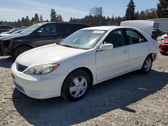 4T1BE32K55U579833 - 2005 TOYOTA CAMRY LE WHITE photo 1