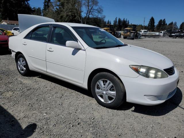 4T1BE32K55U579833 - 2005 TOYOTA CAMRY LE WHITE photo 4