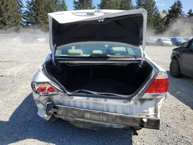 4T1BE32K55U579833 - 2005 TOYOTA CAMRY LE WHITE photo 6