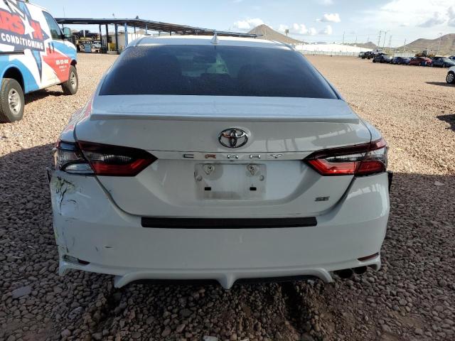 4T1T11AK5PU805412 - 2023 TOYOTA CAMRY SE NIGHT SHADE WHITE photo 6