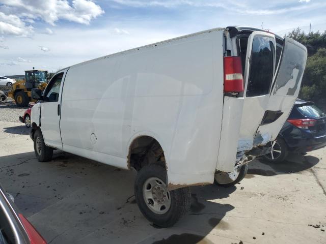 1GCGG29U231110011 - 2003 CHEVROLET EXPRESS G2 WHITE photo 2