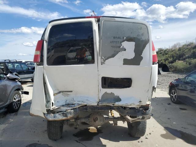 1GCGG29U231110011 - 2003 CHEVROLET EXPRESS G2 WHITE photo 6