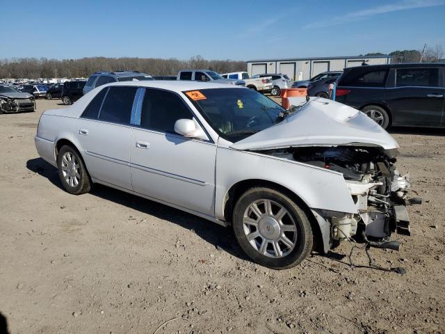 1G6KA5EY7AU118254 - 2010 CADILLAC DTS WHITE photo 4