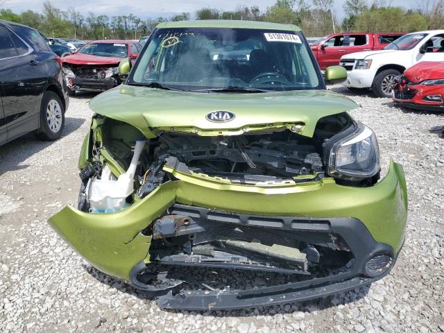 KNDJN2A21F7783962 - 2015 KIA SOUL GREEN photo 5