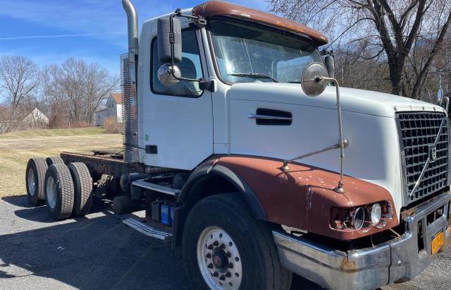 2005 VOLVO VHD, 