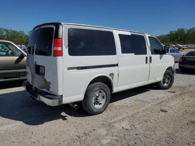 1GAHG35K891176126 - 2009 CHEVROLET EXPRESS G3 WHITE photo 3