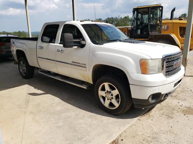 1GT125E83DF209388 - 2013 GMC SIERRA K2500 DENALI WHITE photo 4