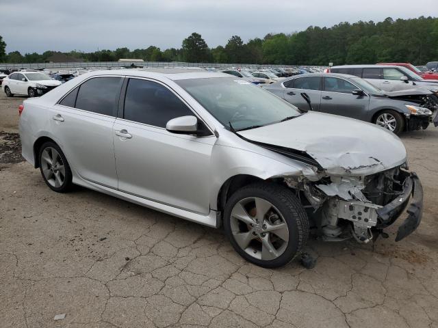 4T1BK1FKXCU015745 - 2012 TOYOTA CAMRY SE SILVER photo 4