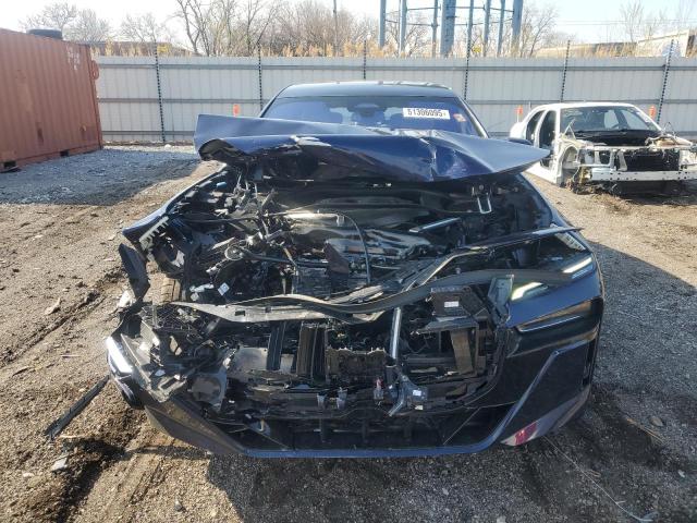 WBA33EH08SCU45591 - 2025 BMW 740 XI BLUE photo 5