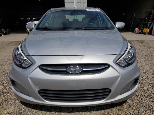 KMHCT4AE6GU981164 - 2016 HYUNDAI ACCENT SE SILVER photo 5