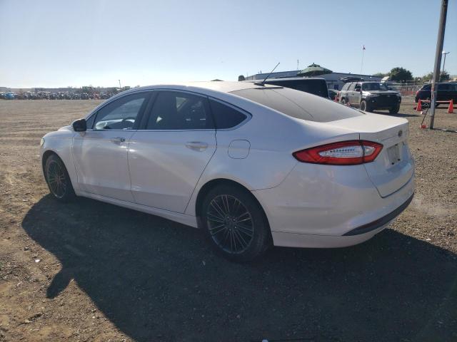 3FA6P0HD4FR114630 - 2015 FORD FUSION SE WHITE photo 2