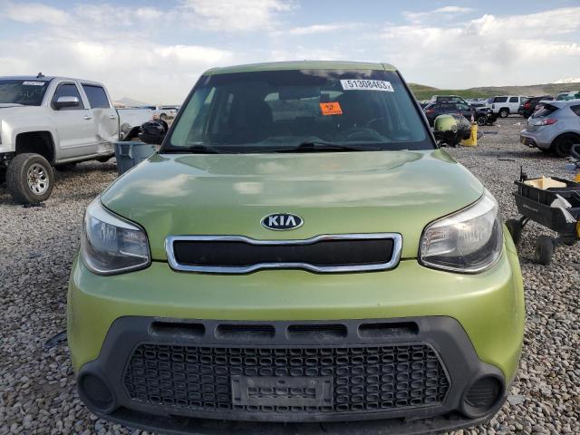 KNDJN2A20G7830724 - 2016 KIA SOUL GREEN photo 5