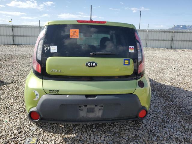 KNDJN2A20G7830724 - 2016 KIA SOUL GREEN photo 6