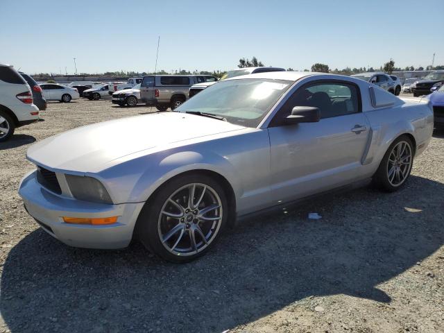 1ZVFT80N365178263 - 2006 FORD MUSTANG SILVER photo 1