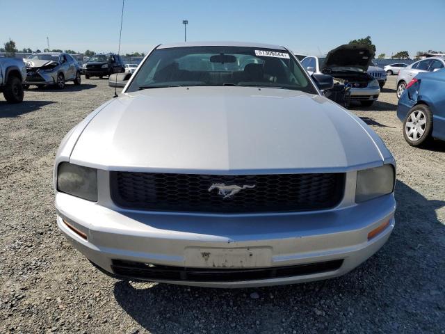 1ZVFT80N365178263 - 2006 FORD MUSTANG SILVER photo 5