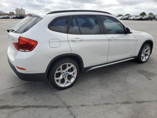 WBAVM1C53DVW45917 - 2013 BMW X1 SDRIVE28I WHITE photo 3