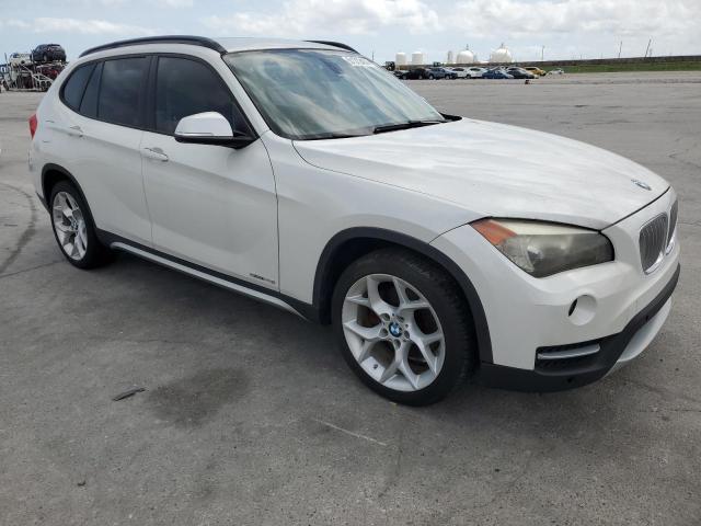 WBAVM1C53DVW45917 - 2013 BMW X1 SDRIVE28I WHITE photo 4