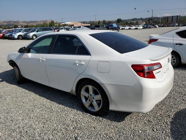 4T1BF1FK4EU410656 - 2014 TOYOTA CAMRY L WHITE photo 2