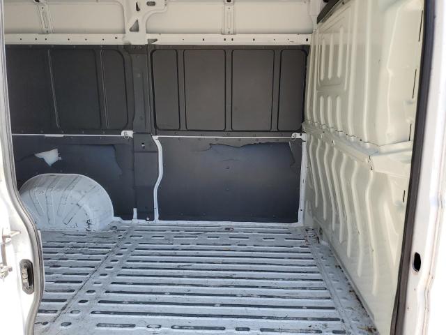 3C6TRVCG5JE138951 - 2018 RAM PROMASTER 2500 HIGH أبيض صورة 11