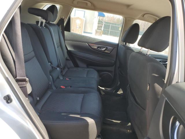 KNMAT2MV9JP517254 - 2018 NISSAN ROGUE S SILVER photo 11