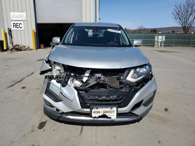 KNMAT2MV9JP517254 - 2018 NISSAN ROGUE S SILVER photo 5